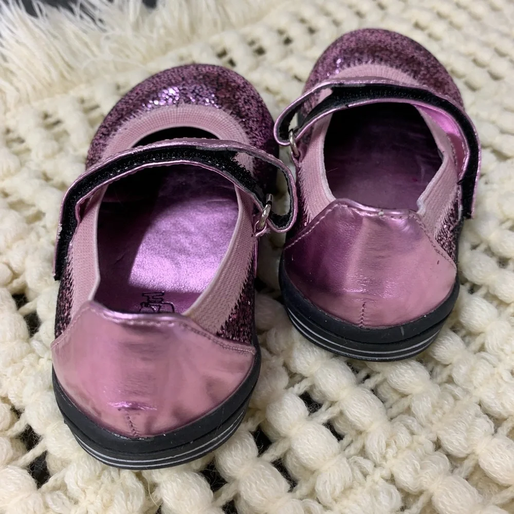 New without tags‎ Kensie girl pink glitter shoes